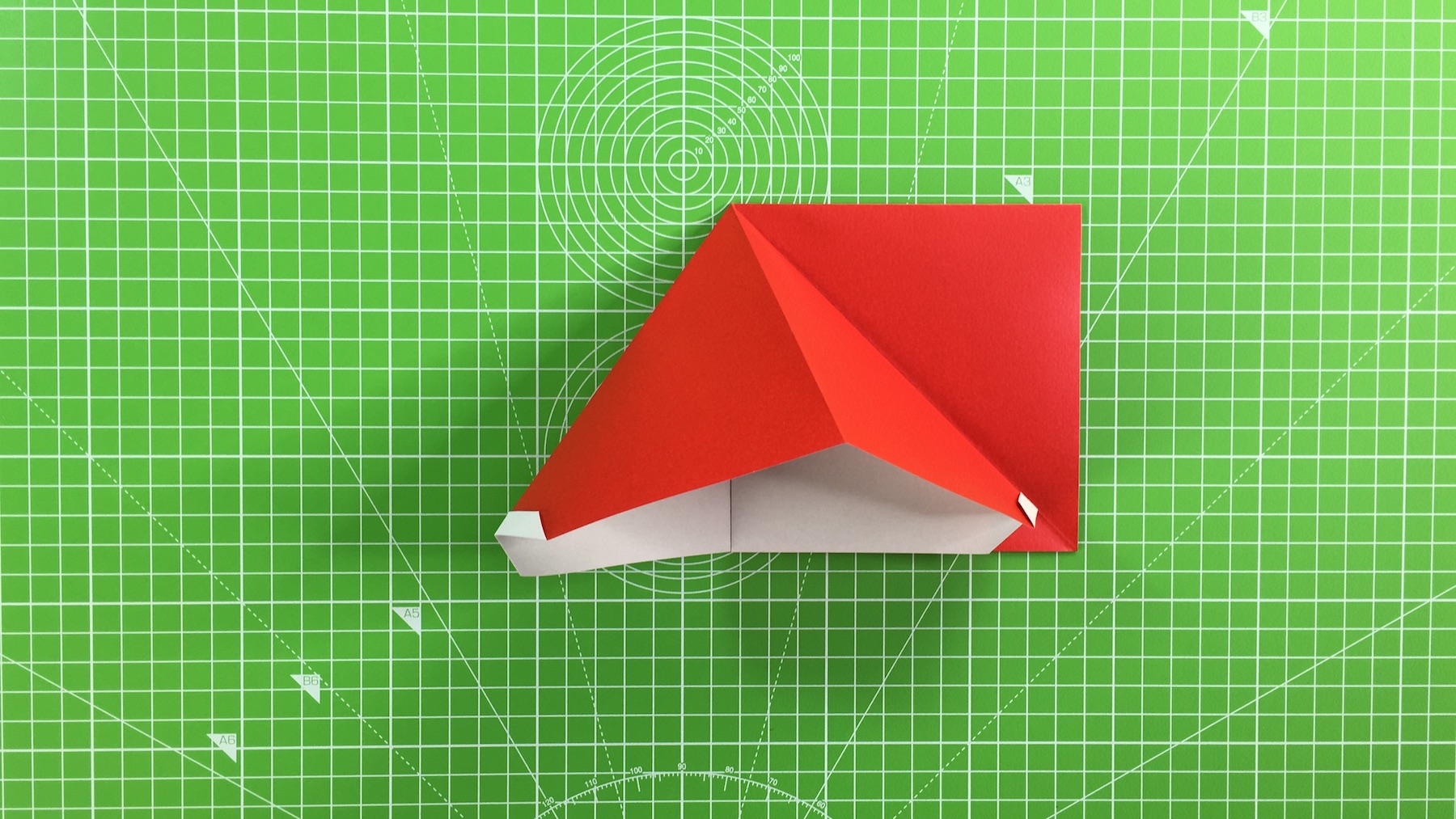 Origami Santa tutorial - how to make an origami Santa, step 12b