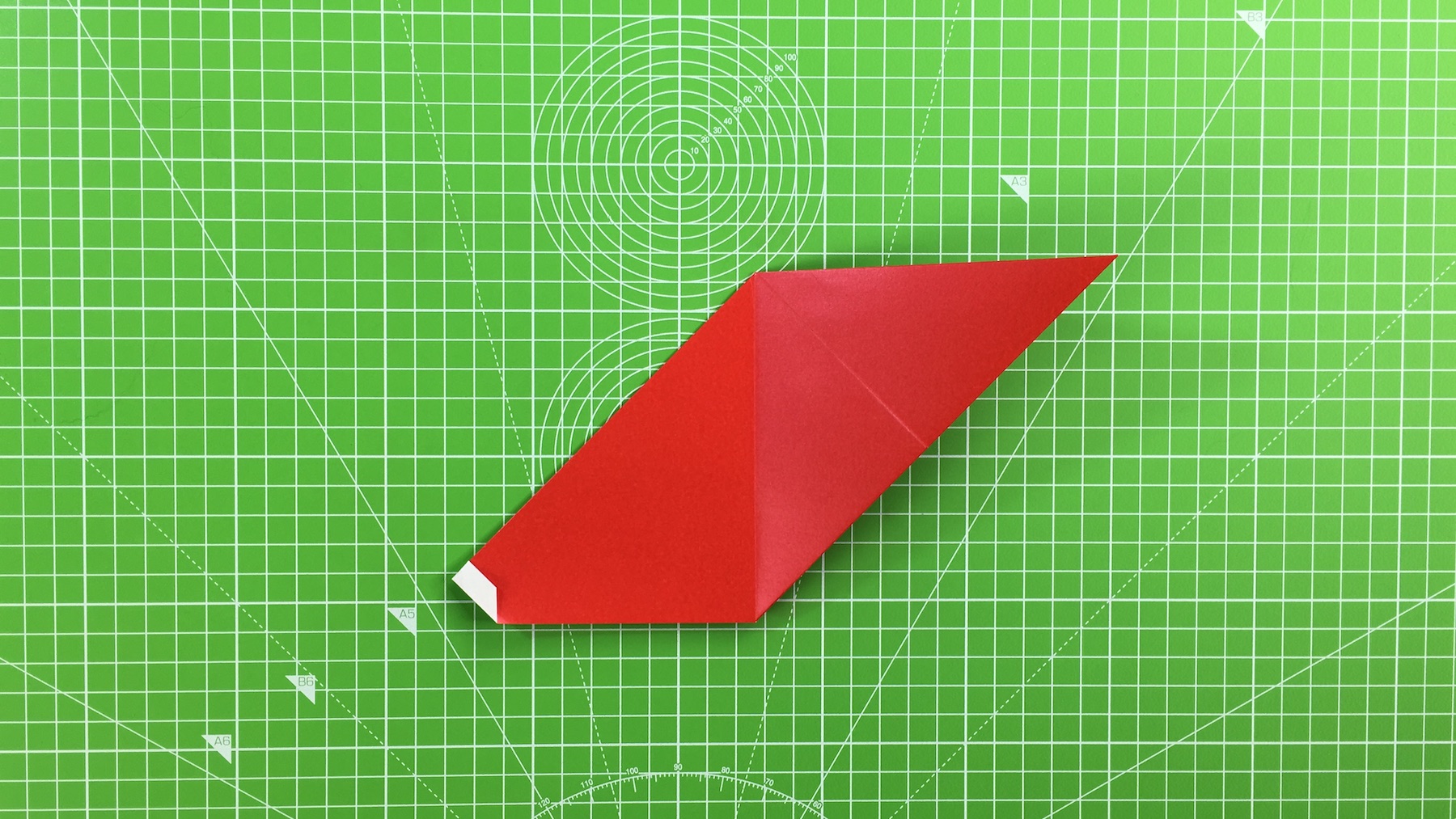 Origami Santa tutorial - how to make an origami Santa, step 29b