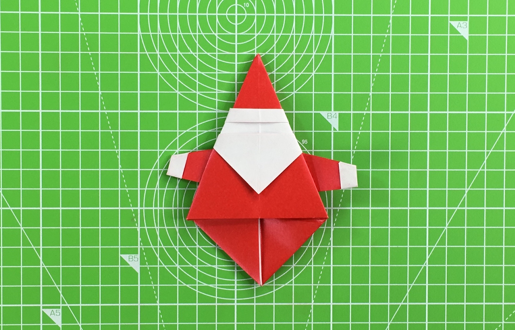 Origami Santa tutorial - how to make an origami Santa, step 42