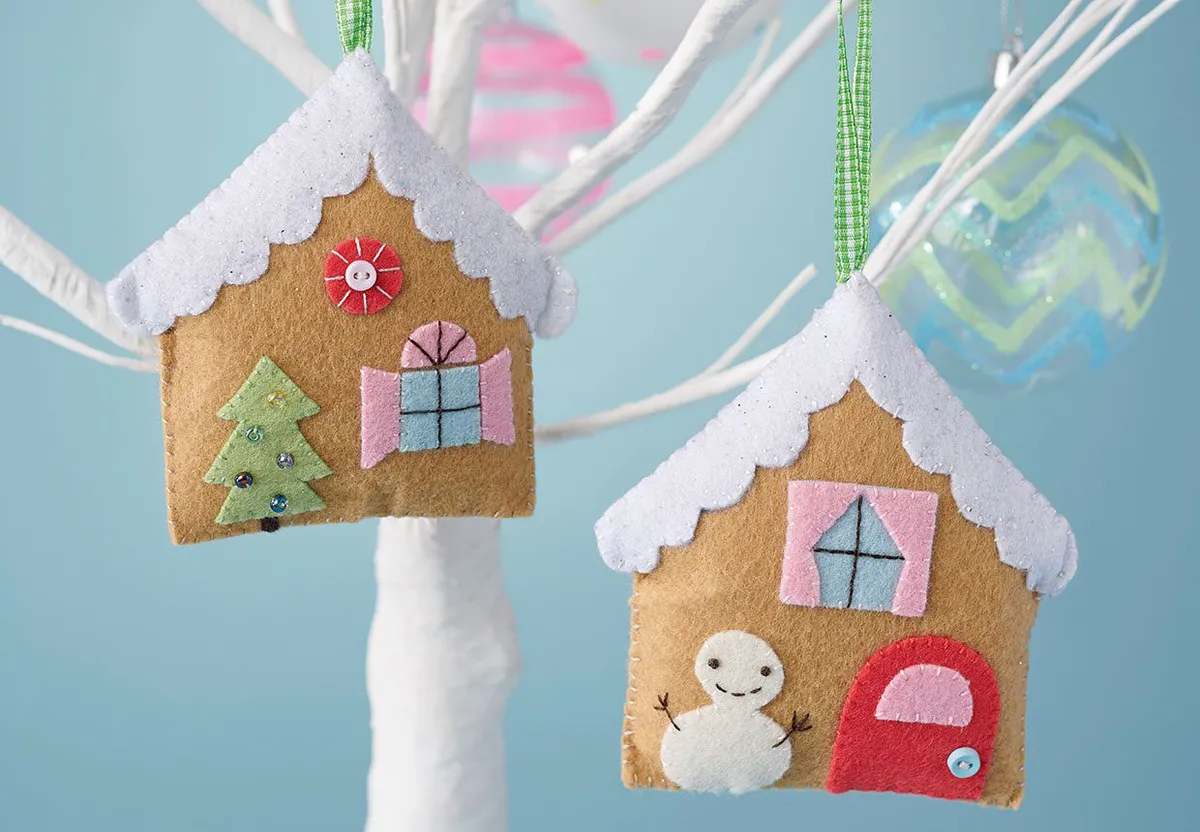 Gingerbread tree decorations