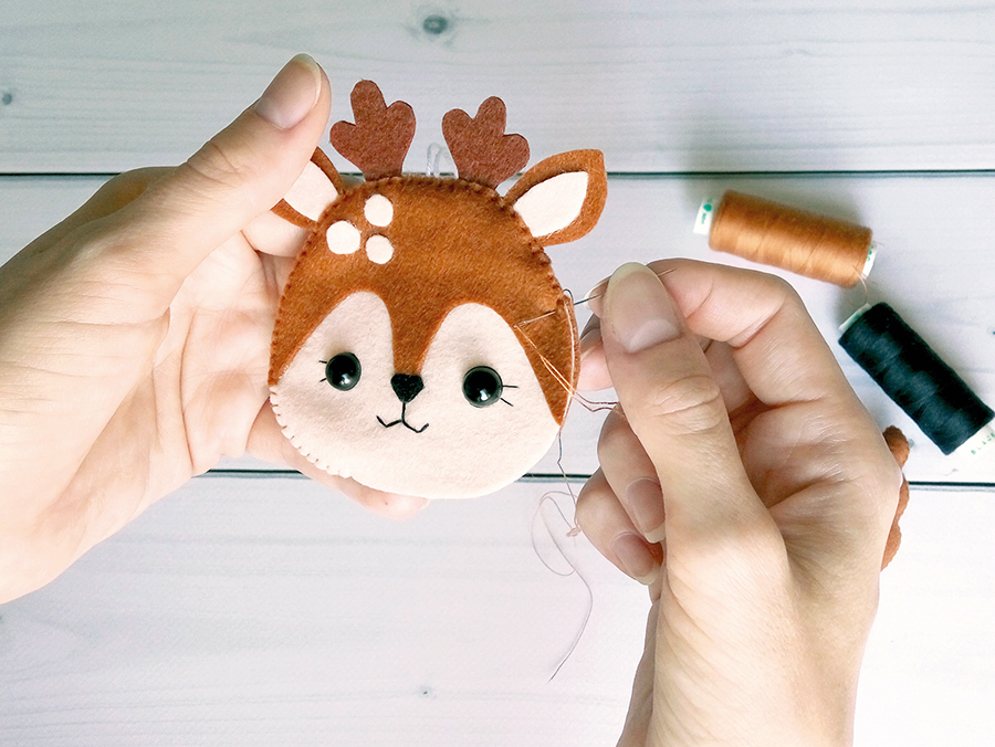 How to make felt reindeer Christmas decorations step 3