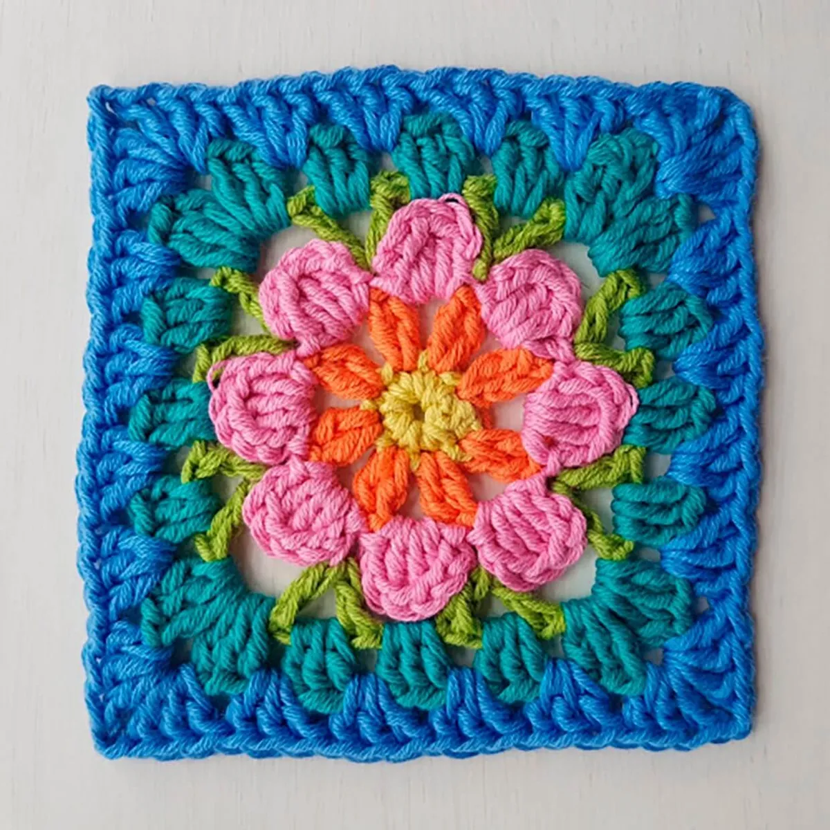 Solid Granny Square Pattern & Variations • Free Crochet Patterns