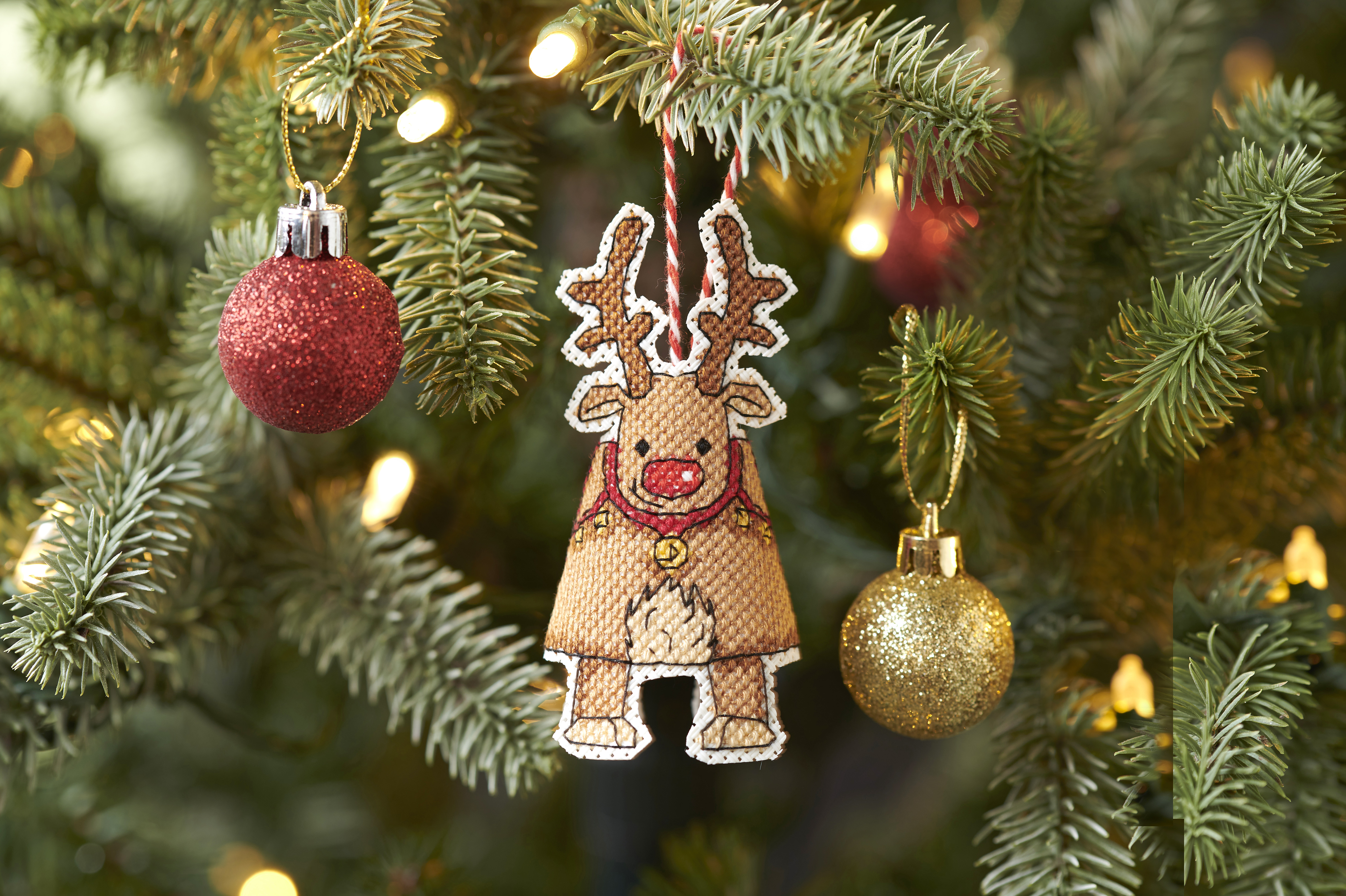 reindeer tree decoration
