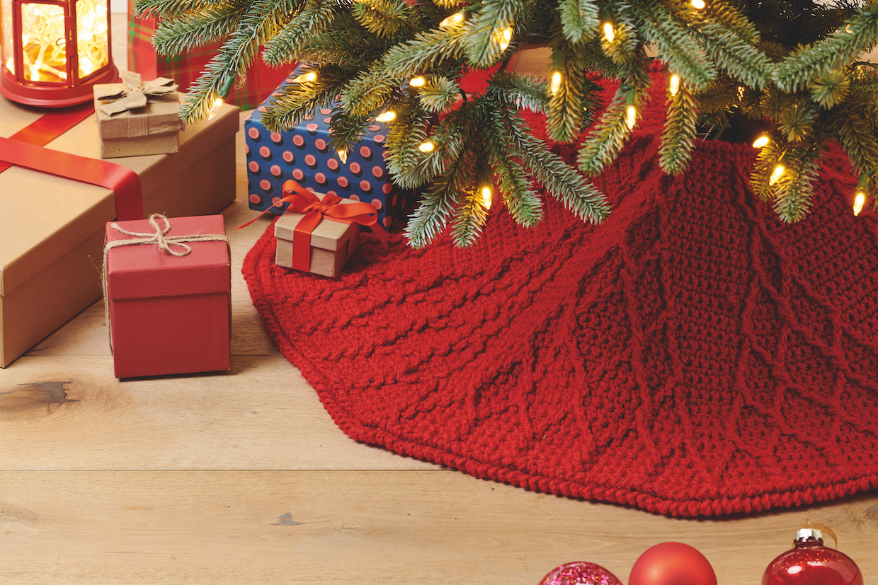 Make your own crochet Christmas tree skirt cropped