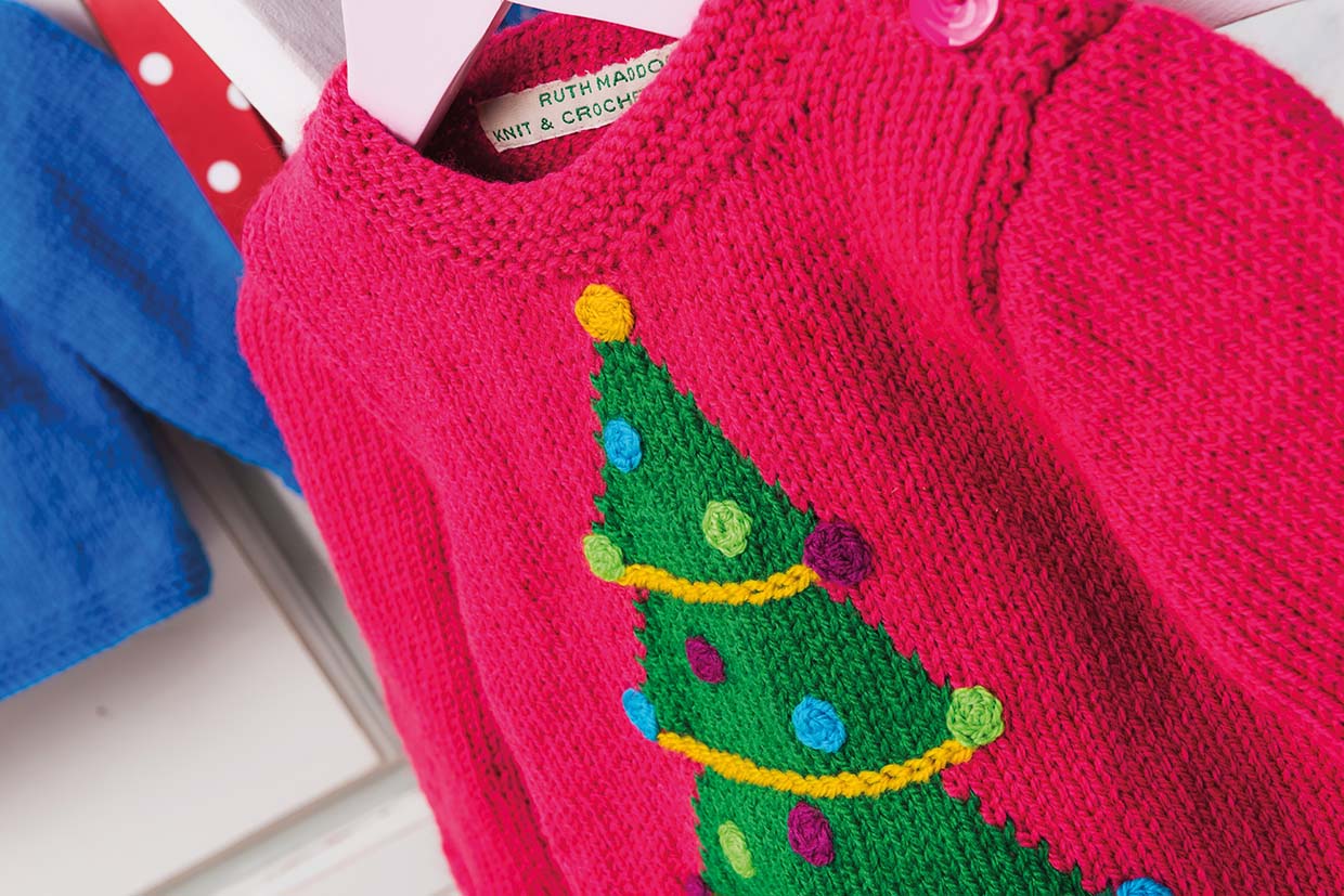 Christmas jumper knitting patterns Tree Detail