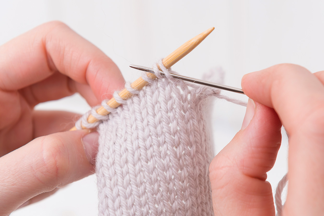 How to cast off knitting Sewn 1