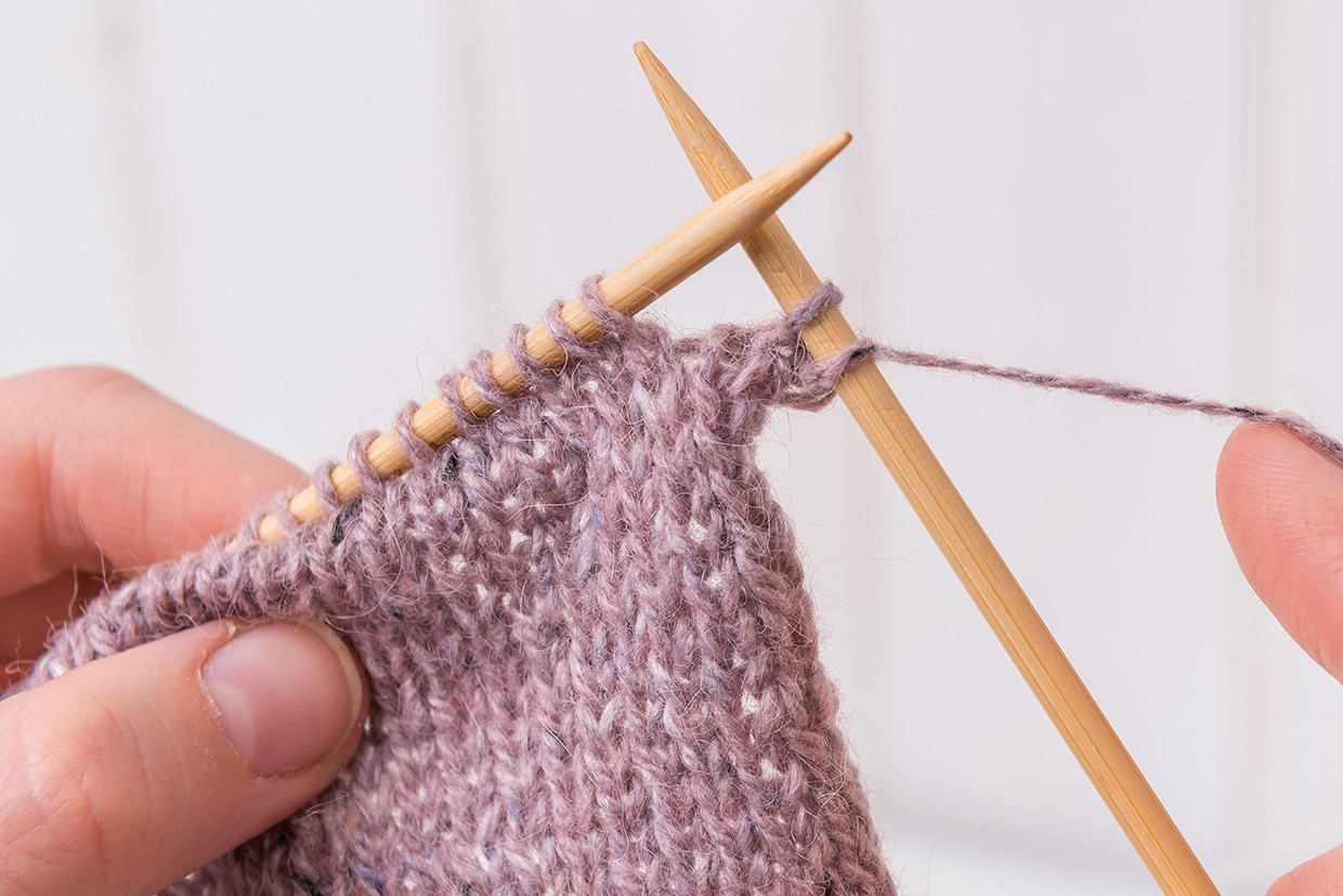 How to cast off knitting Suspended 1