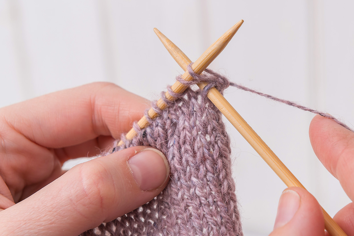 How to knit the stretchy bind off — Mother of Purl