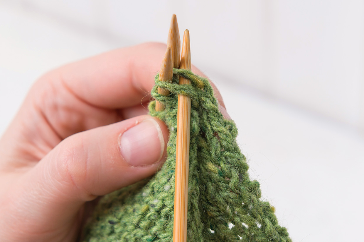 How to cast off knitting Three Needle 1