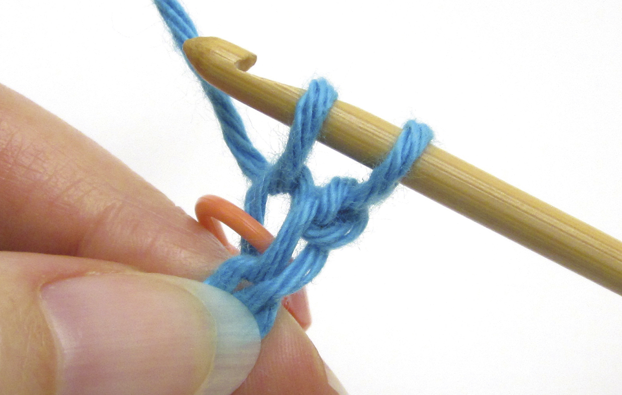 Alternative chain stitch crochet technique – working into the bump – step 4