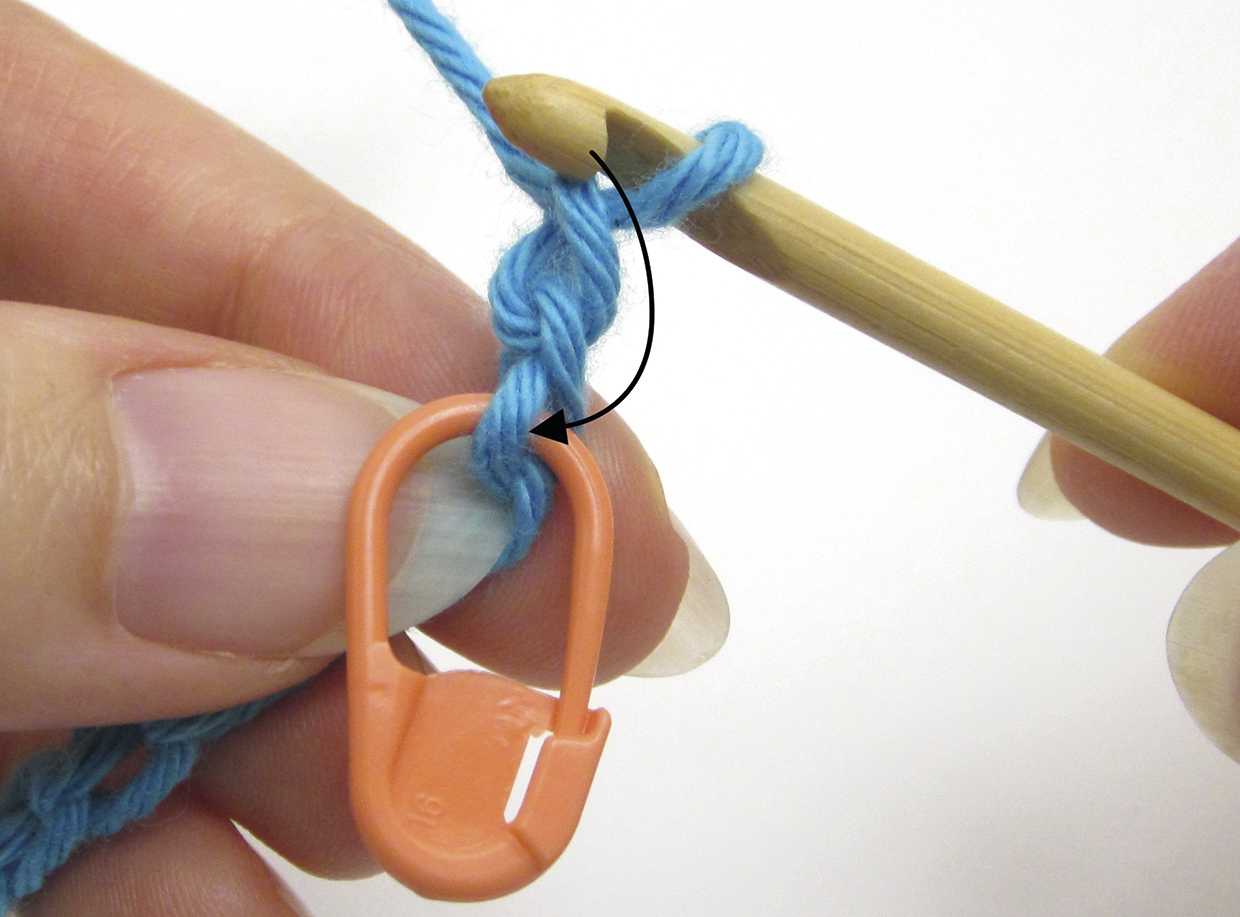 Alternative chain stitch crochet technique – working into the bump – step 2
