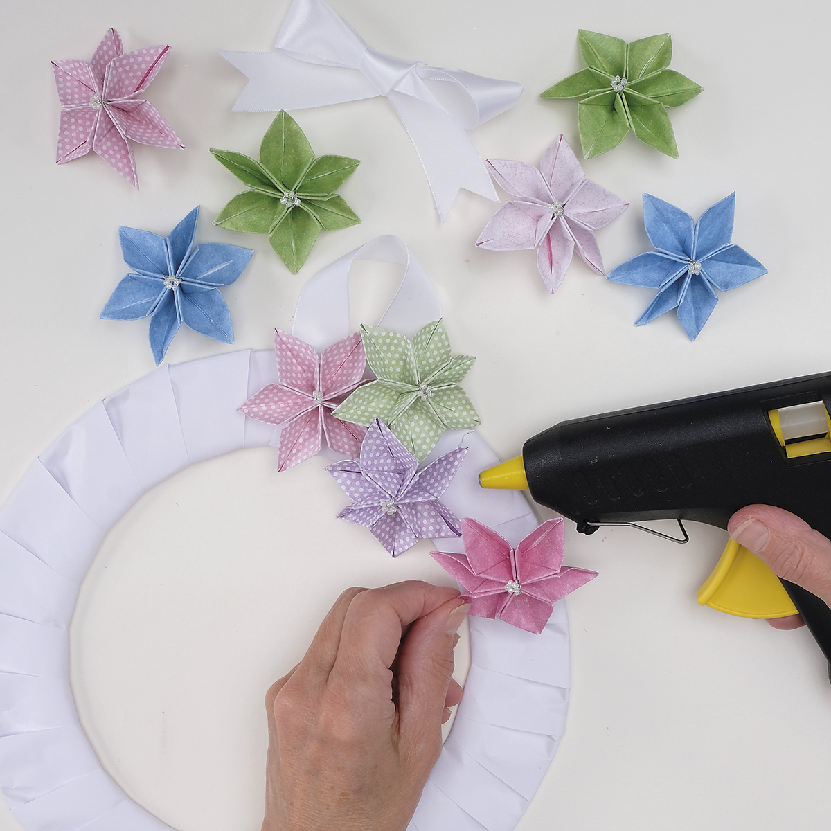 How to make an origami wreath - step 8
