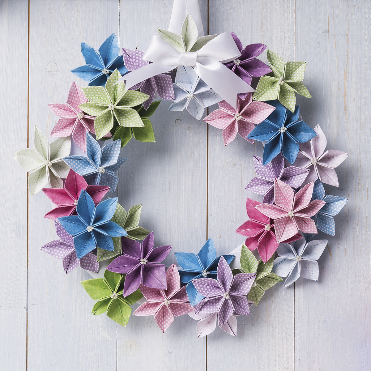 how to make an origami wreath - square