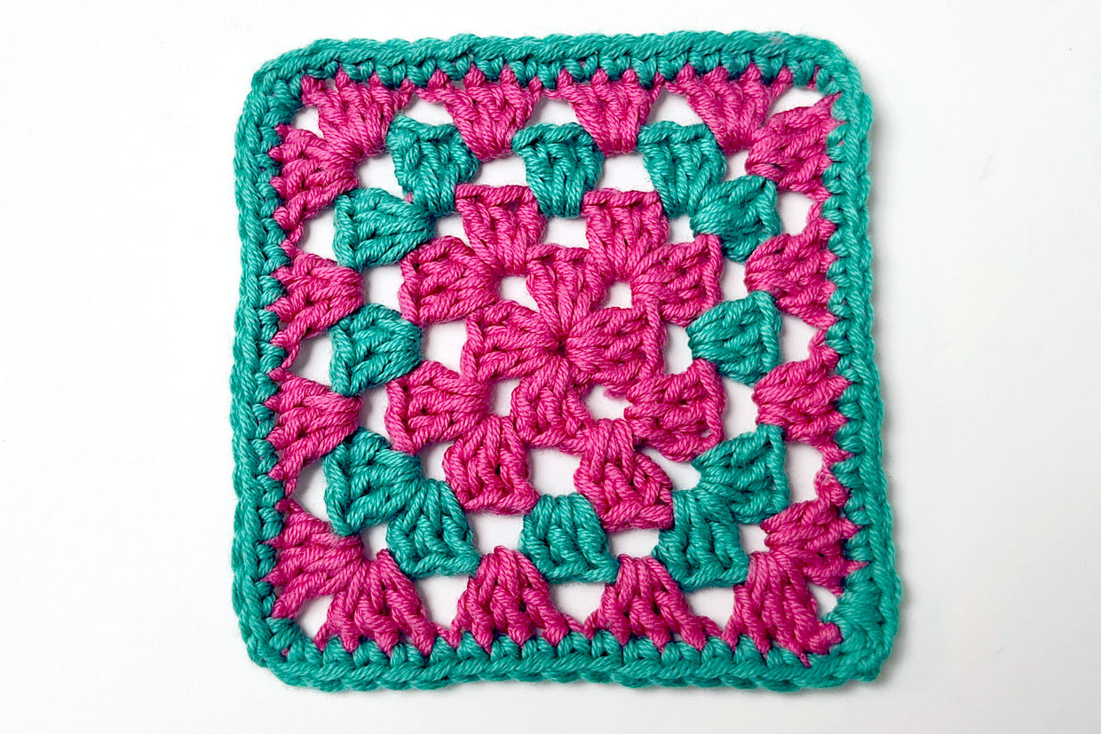 Solid Granny Square - Crochet Tutorial - Sweet Bee Crochet