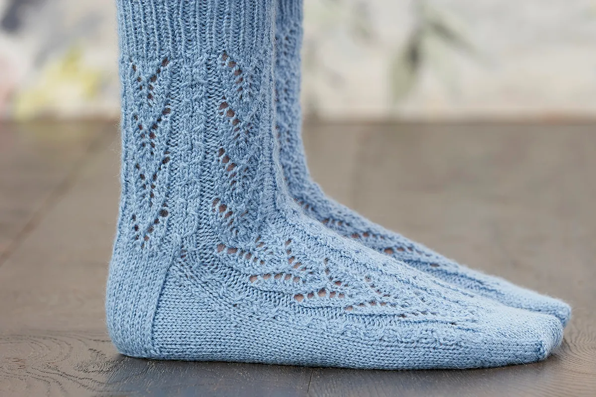 The Knitter 190 - Caroline Birkett socks
