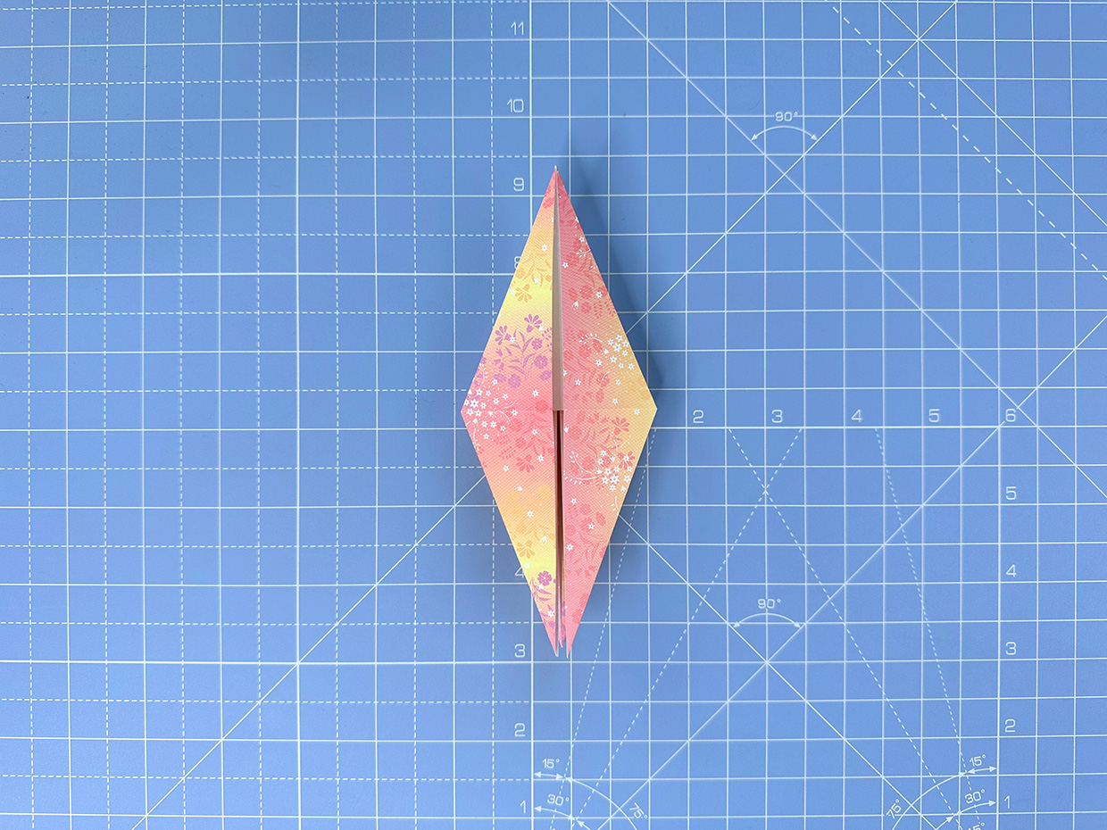 How to make an origami hummingbird – step 10c