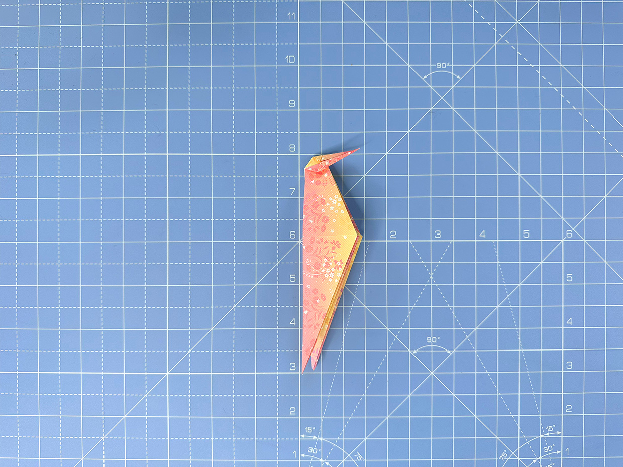 How to make an origami hummingbird - step 15a