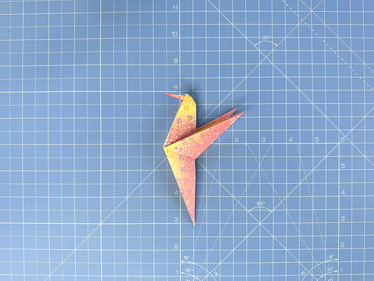 How to make an origami hummingbird - step 19b