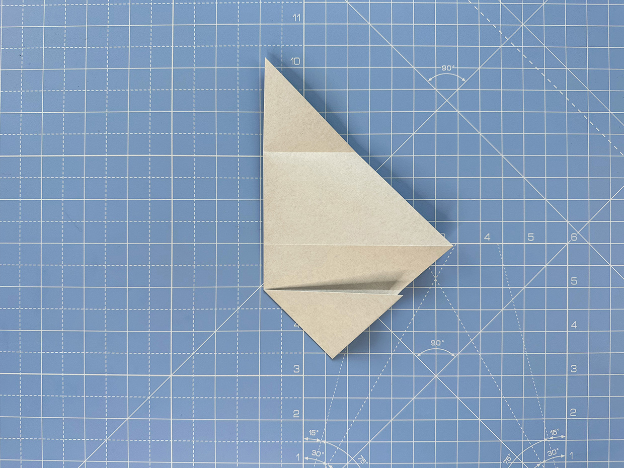 How to make an origami penguin – step 5a