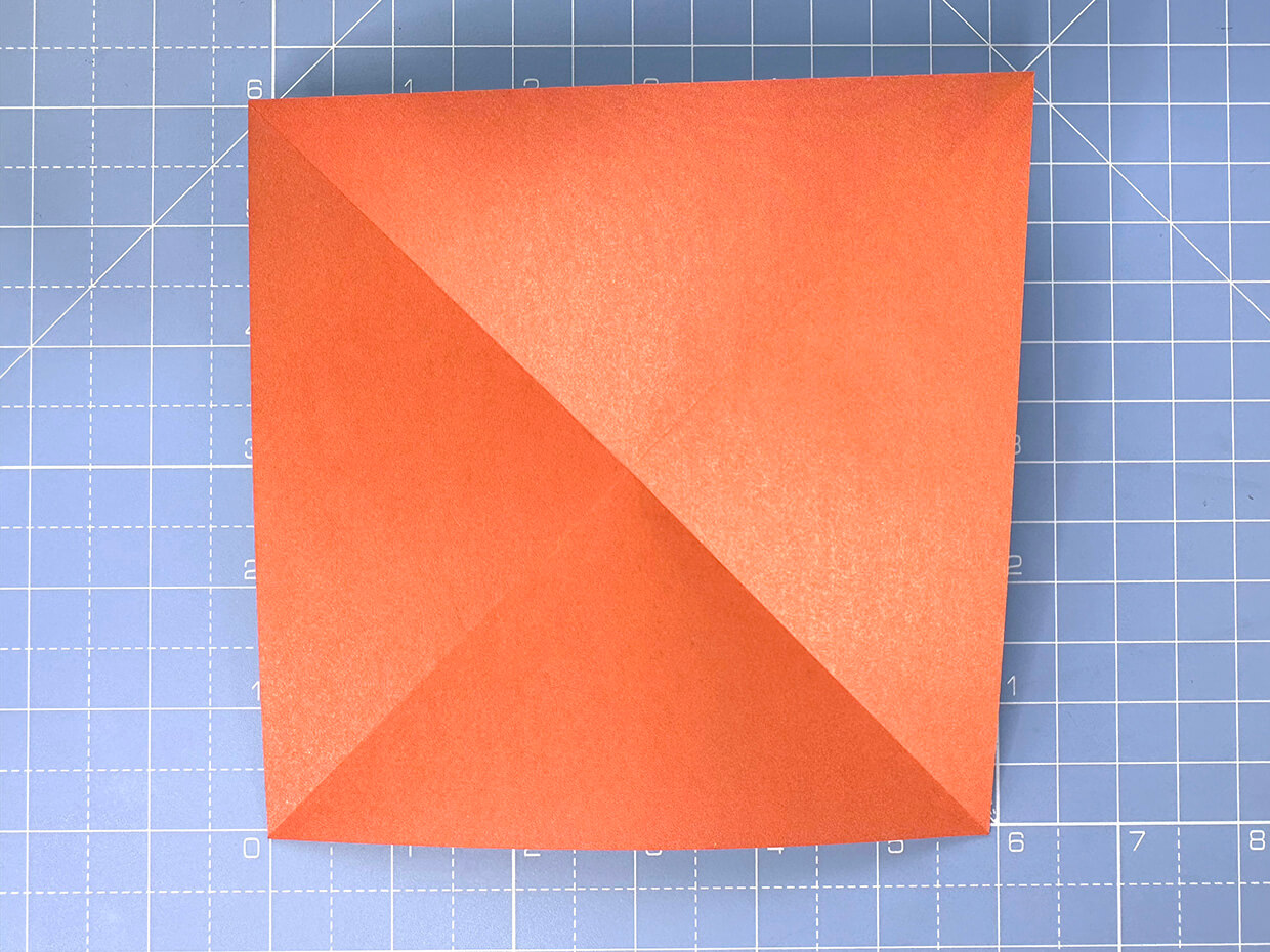 How to make an origami pumpkin – step 1