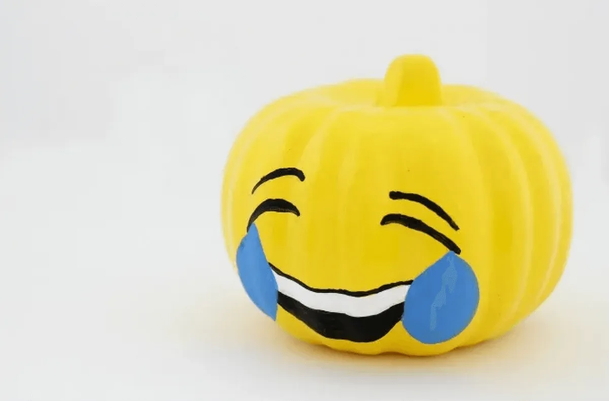 pumpkin decorating emoji