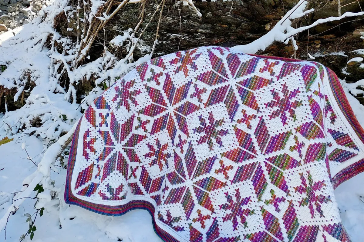 Christmassy mood crochet blanket pattern