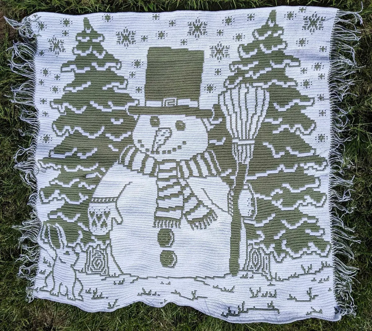 Frosty friend crochet Christmas blanket