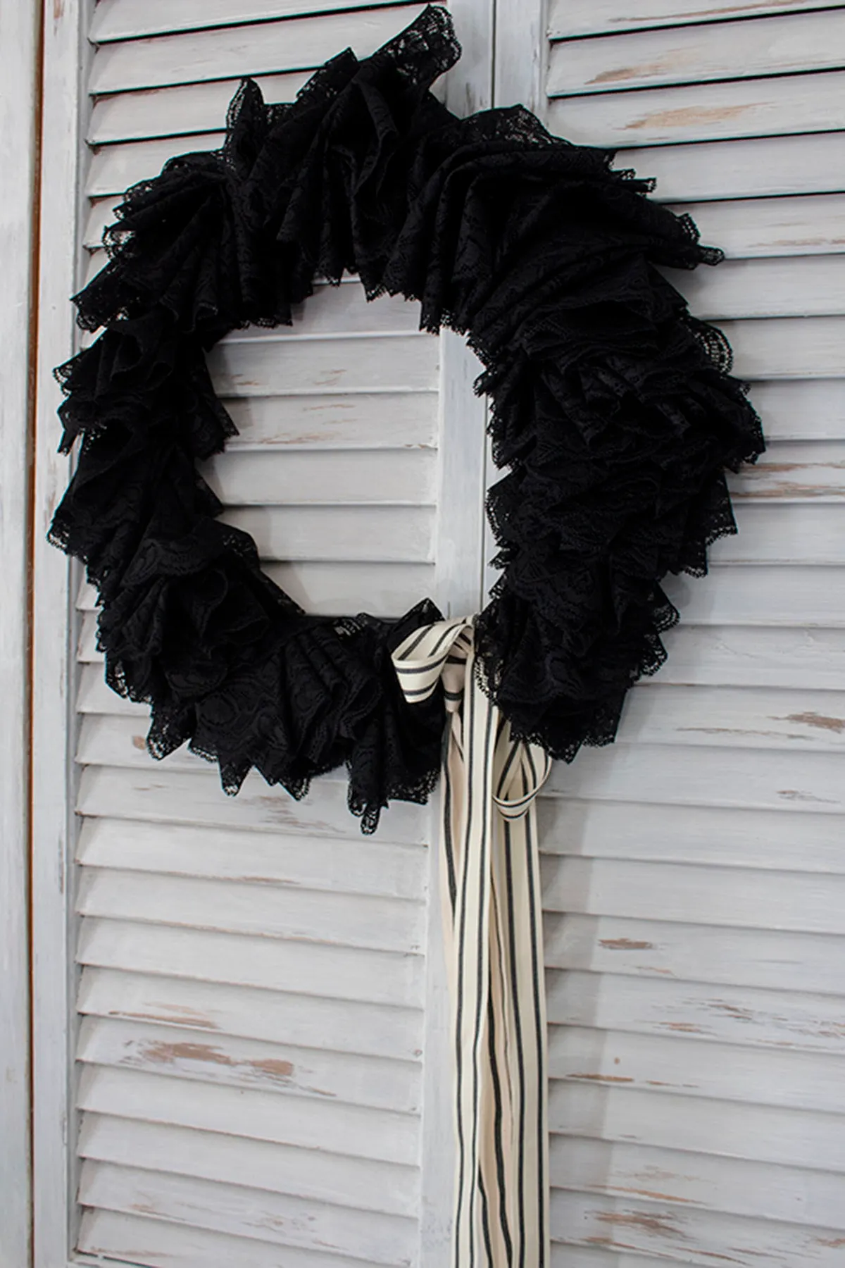 Black lace wreath
