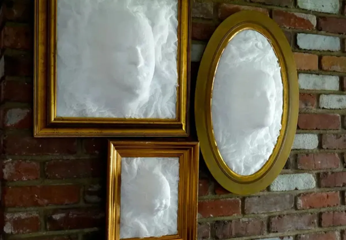 DIY ghost face picture frames