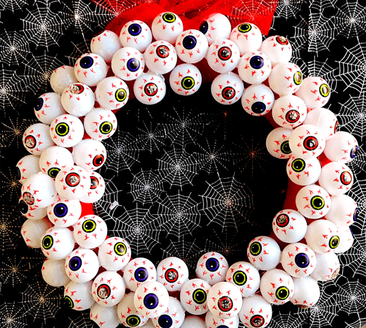 Halloween eyeball wreath