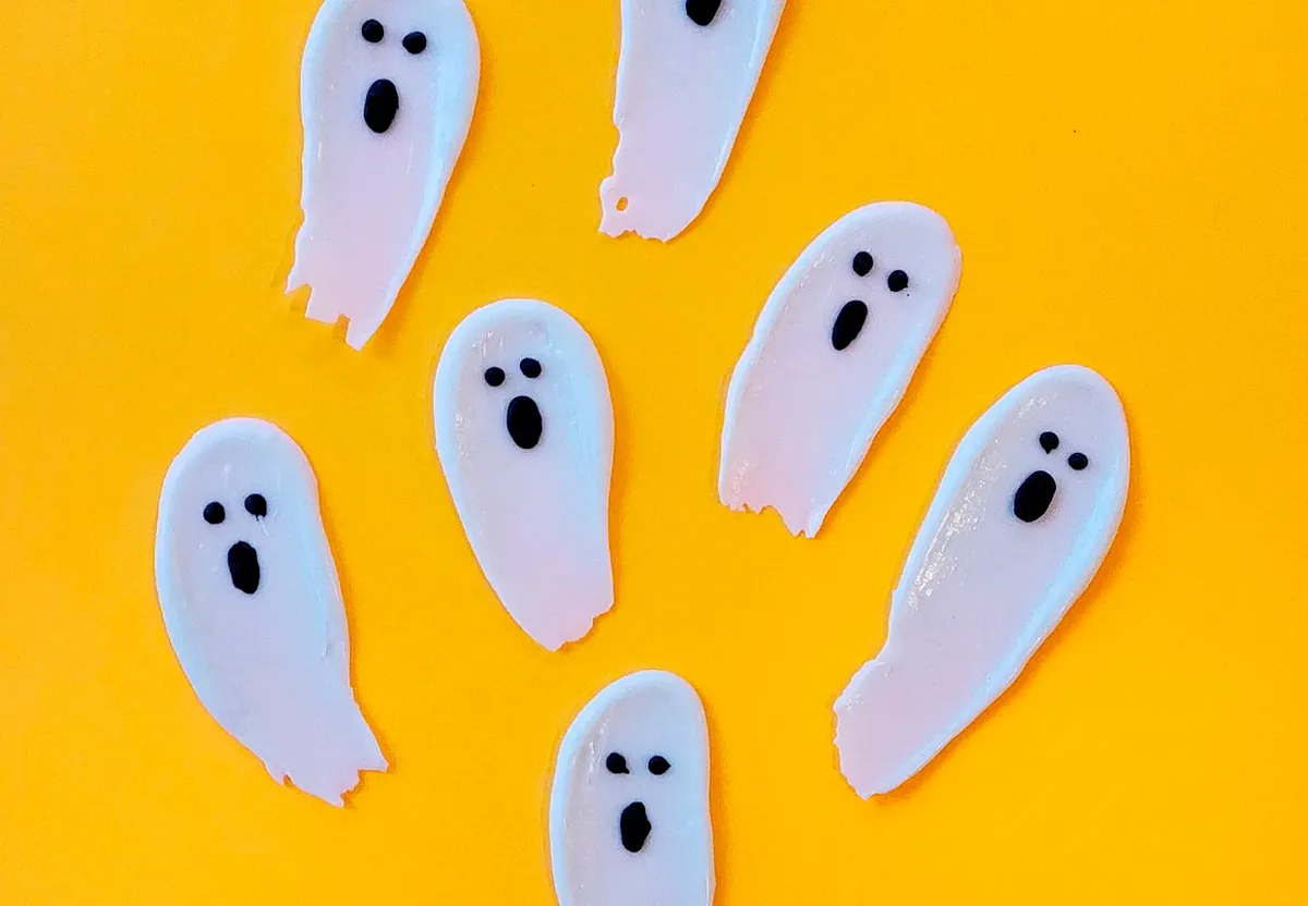 White chocolate ghosts
