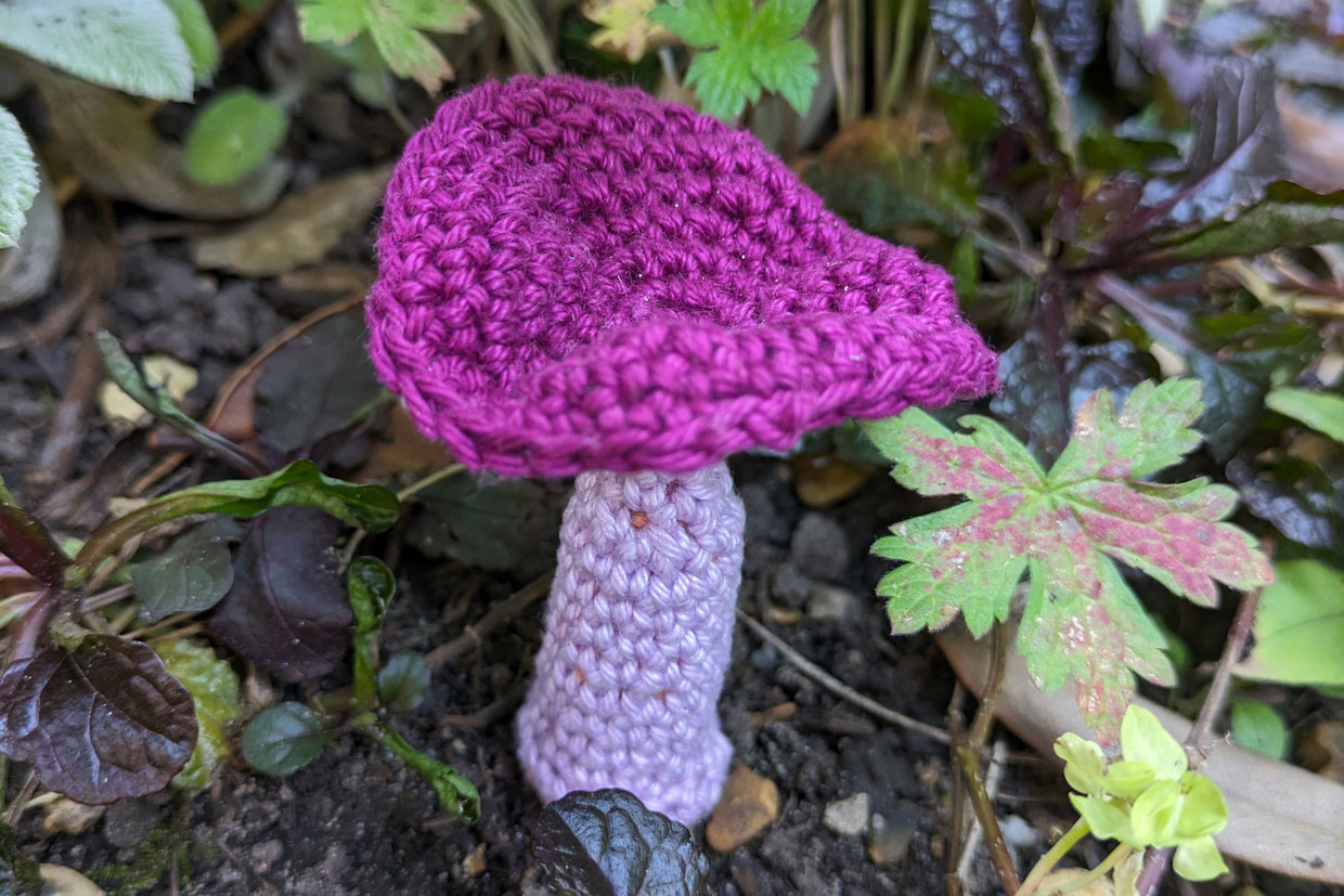 deceiver_free_crochet_mushroom_pattern