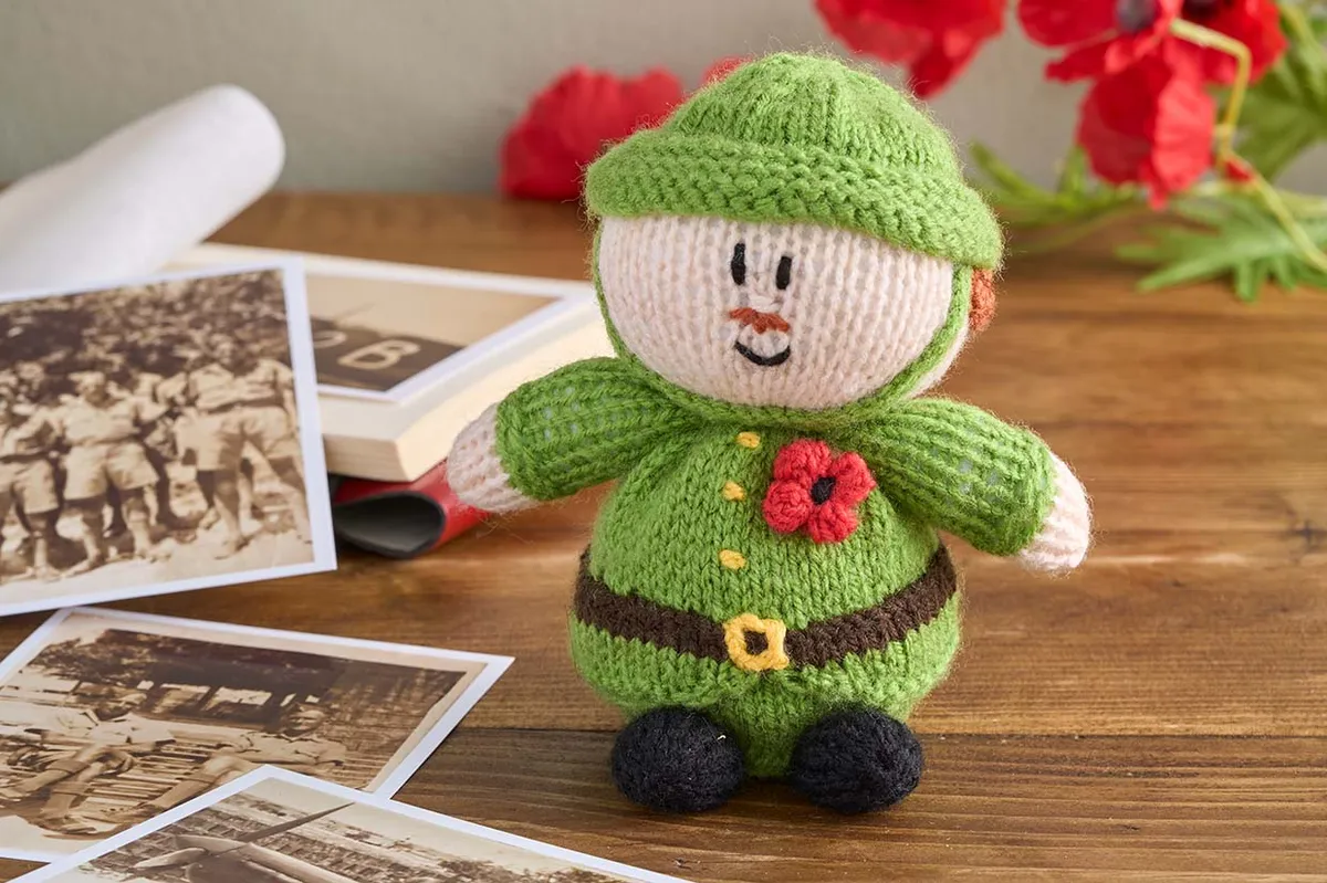 knitted soldier 03