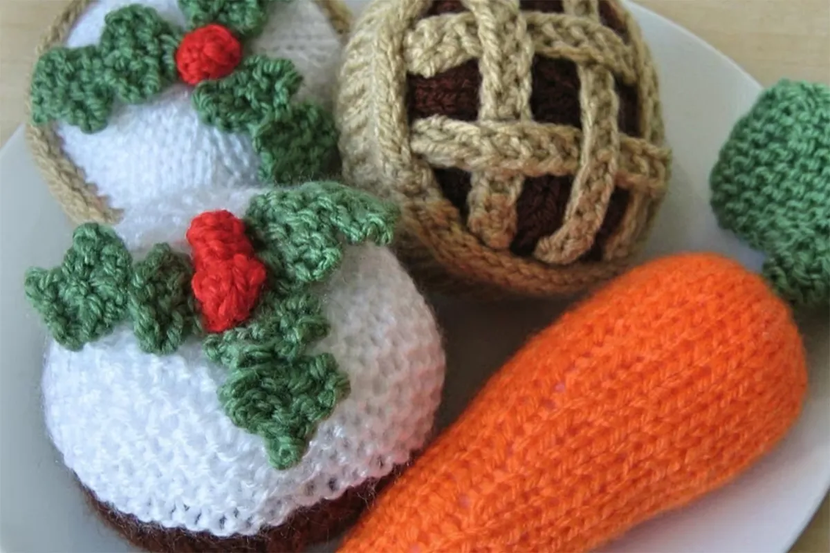 Christmas knitting patterns Amanda Berry