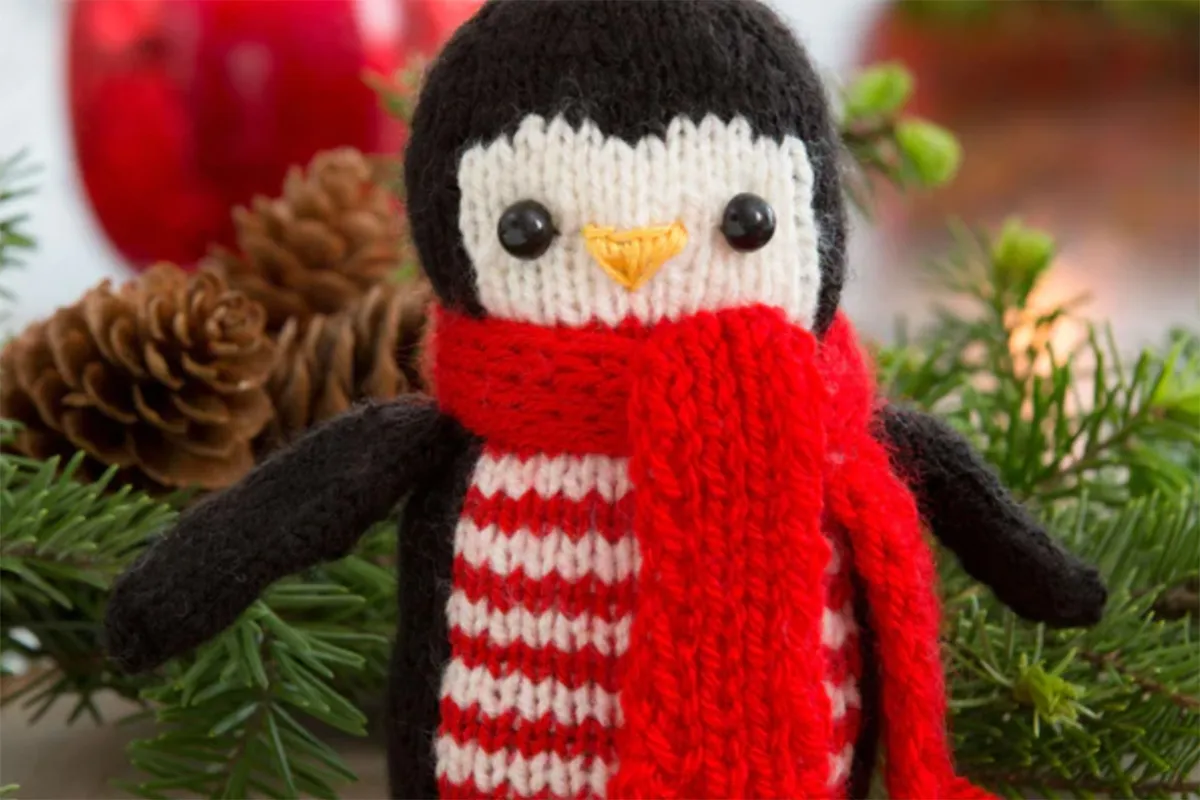 Christmas knitting patterns Yarnspirations penguin