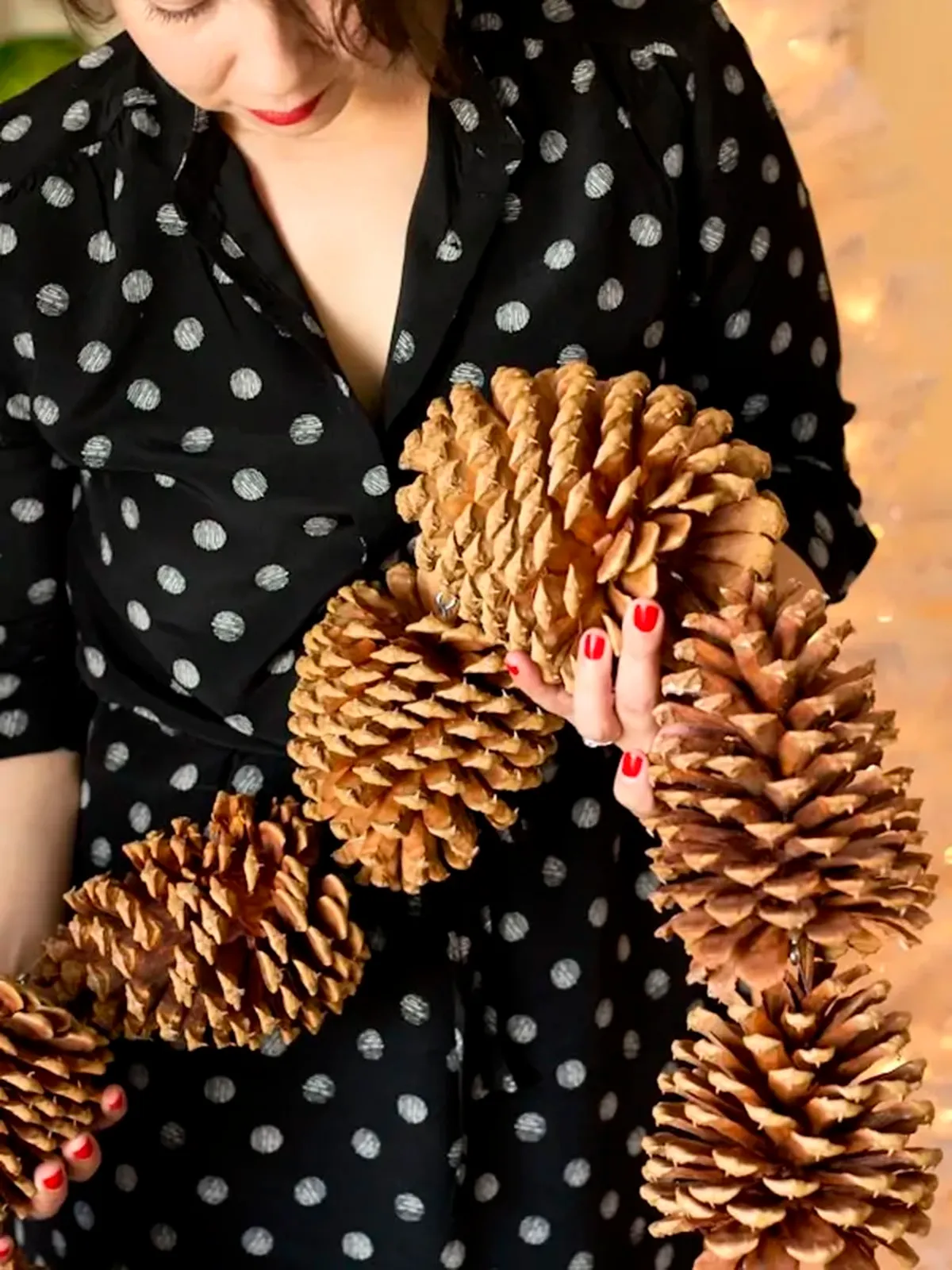 Giant pine cone garland