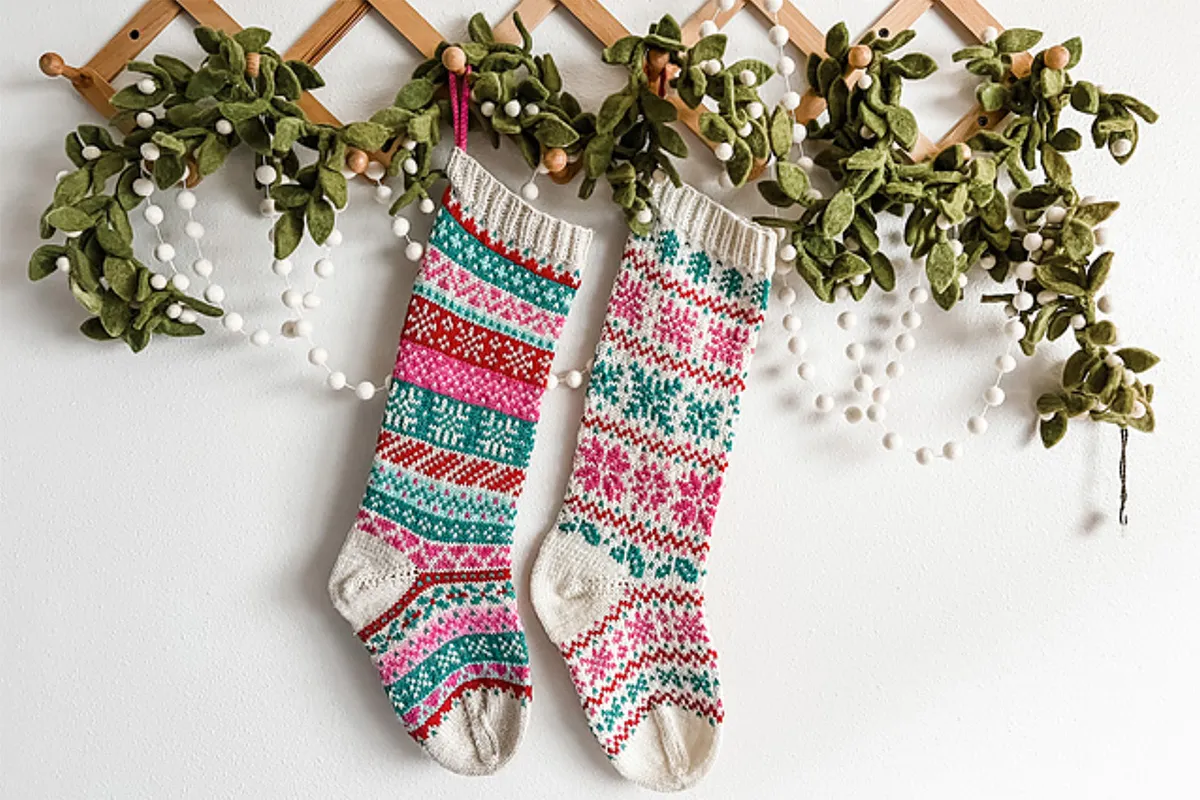 25 Free Christmas Stocking Knitting Patterns - Sarah Maker