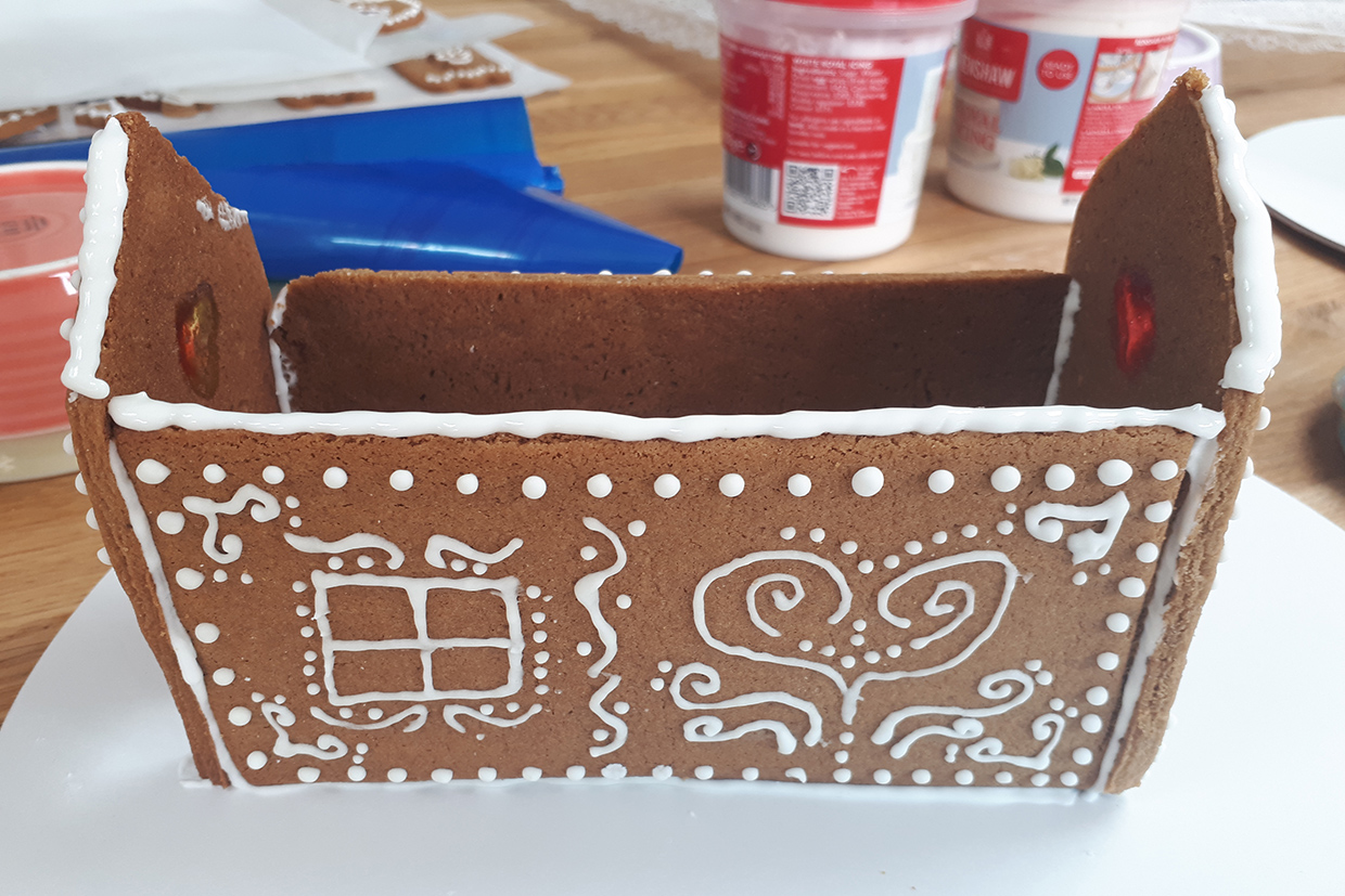 Gingerbread house - step 5A