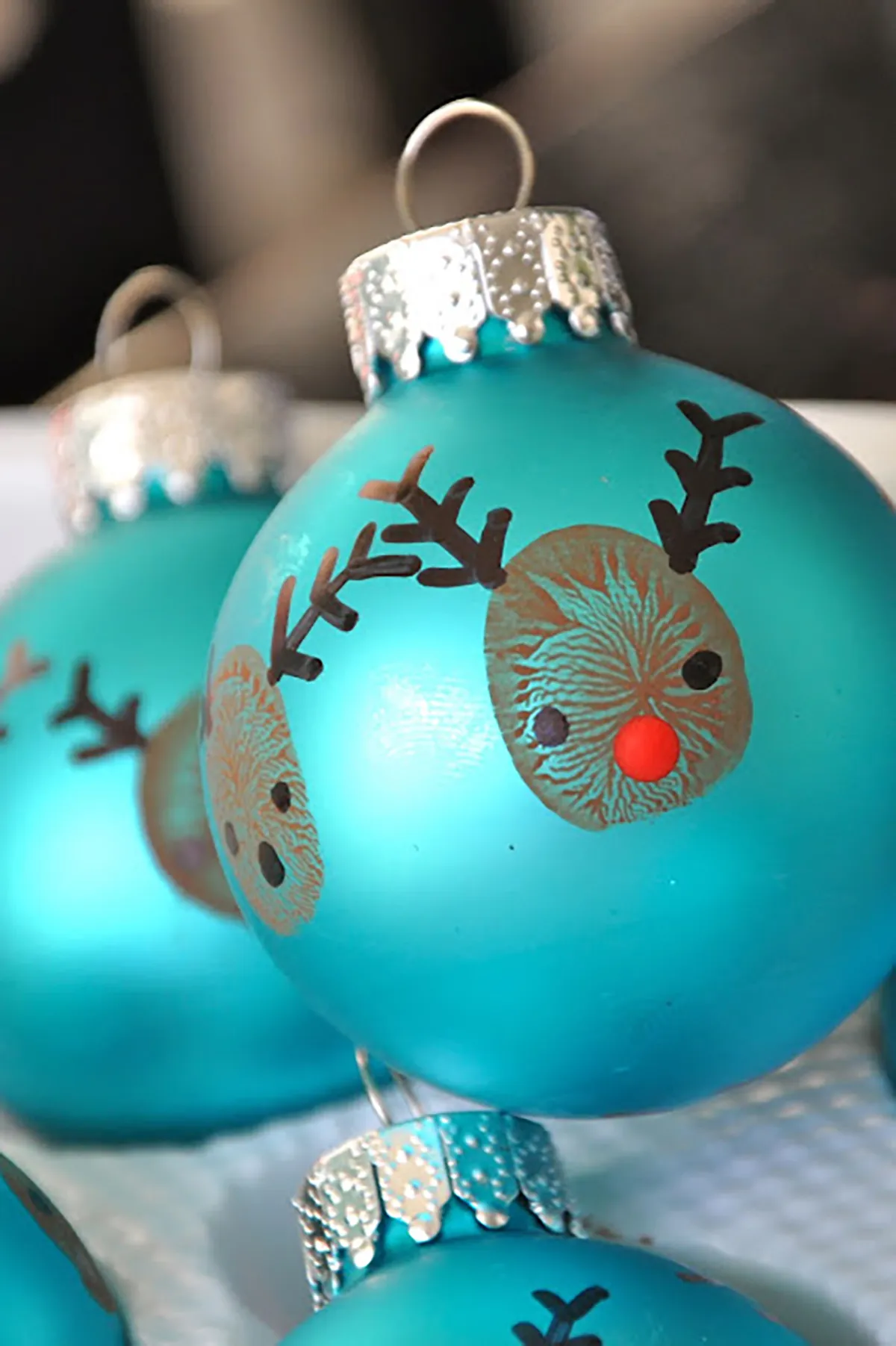 christmas crafts for toddlers - baubles