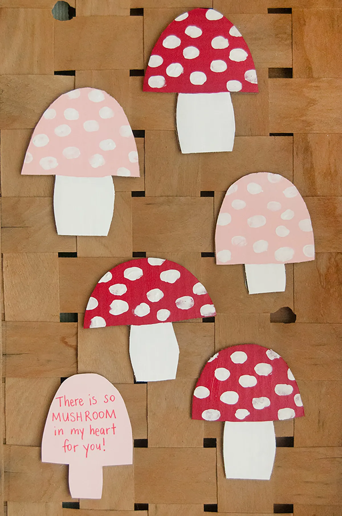 Mushroom cards with finger painting - valentines crafts for kids