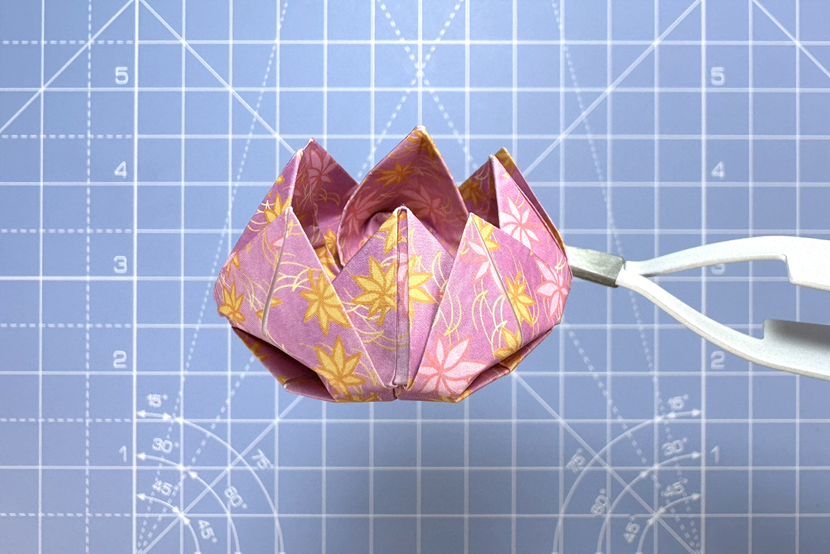 How to make an origami lotus, step 11b