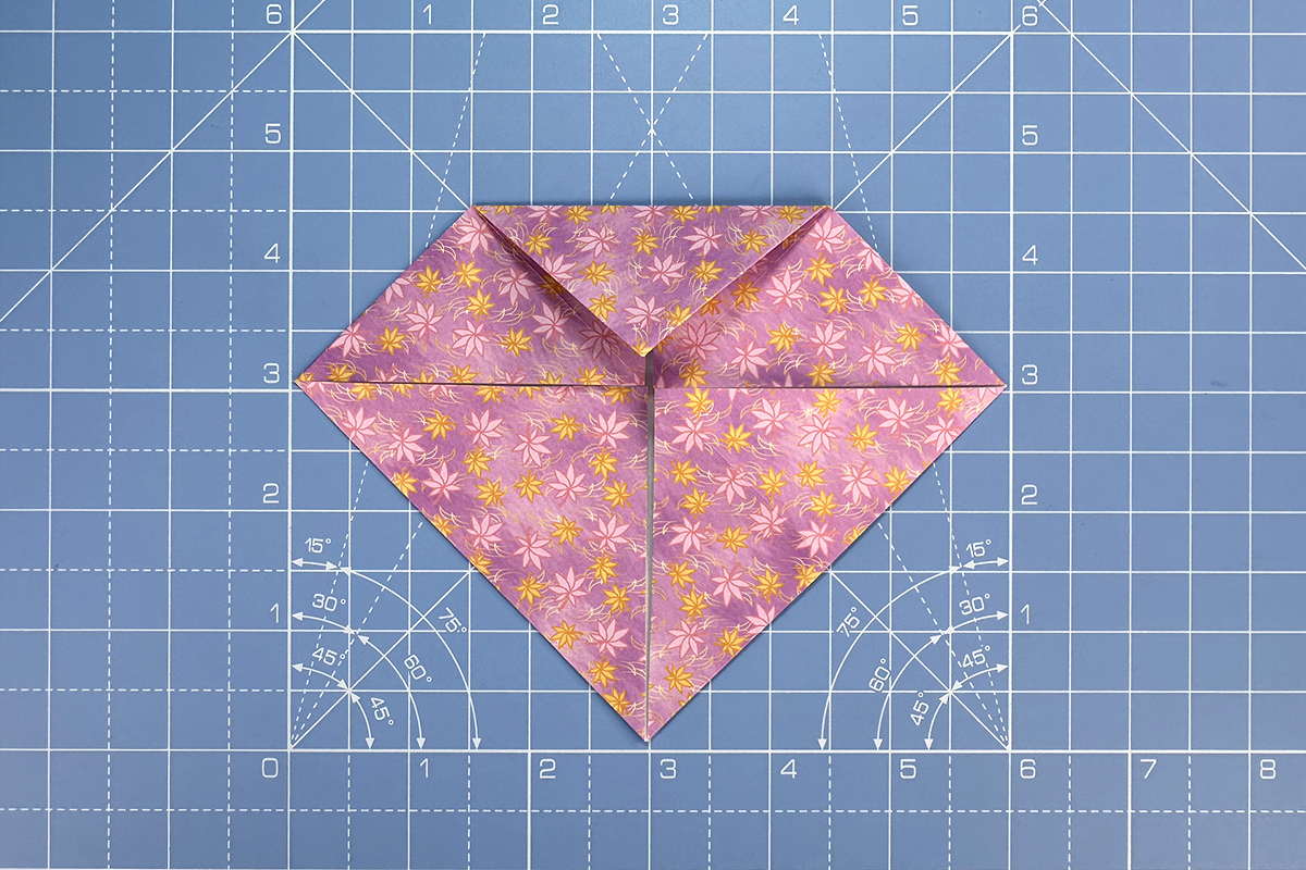 How to make an origami lotus, step 3a