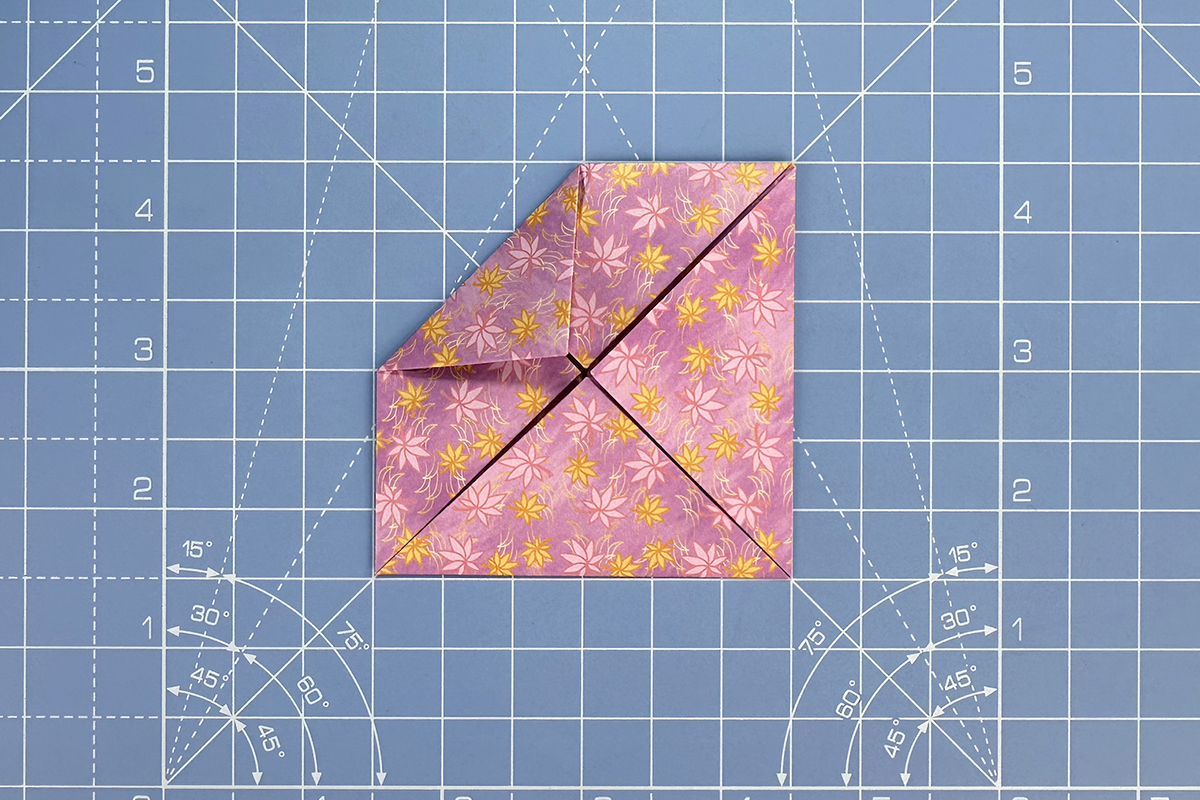 How to make an origami lotus, step 4a