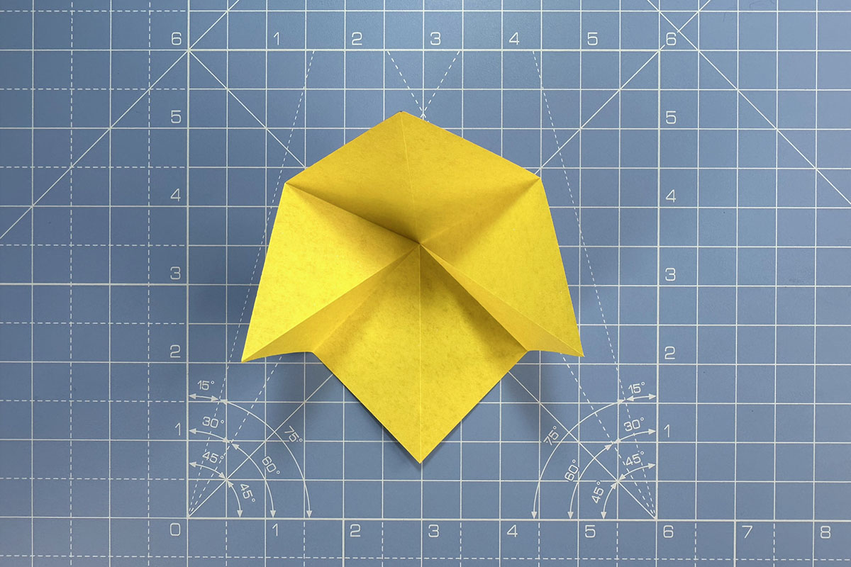 How to make an origami tulip, step 3a