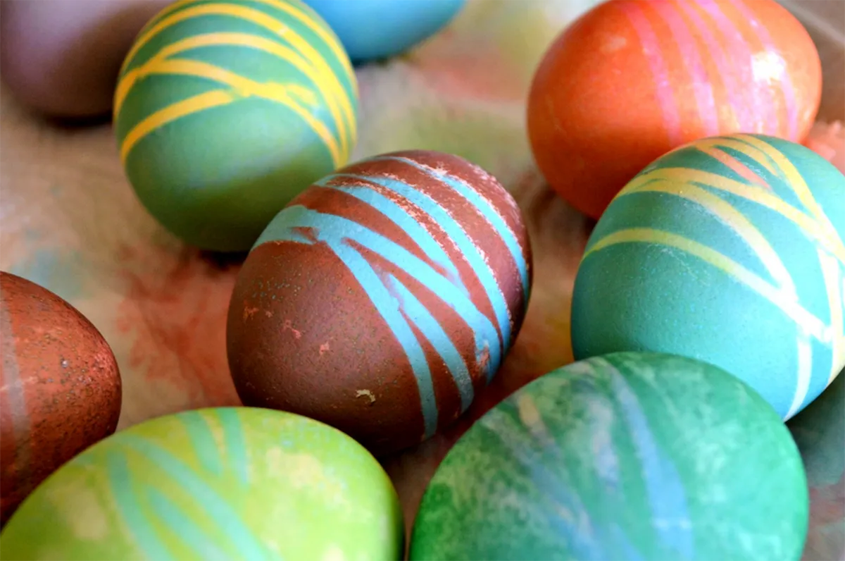 how to dye eggs - striped