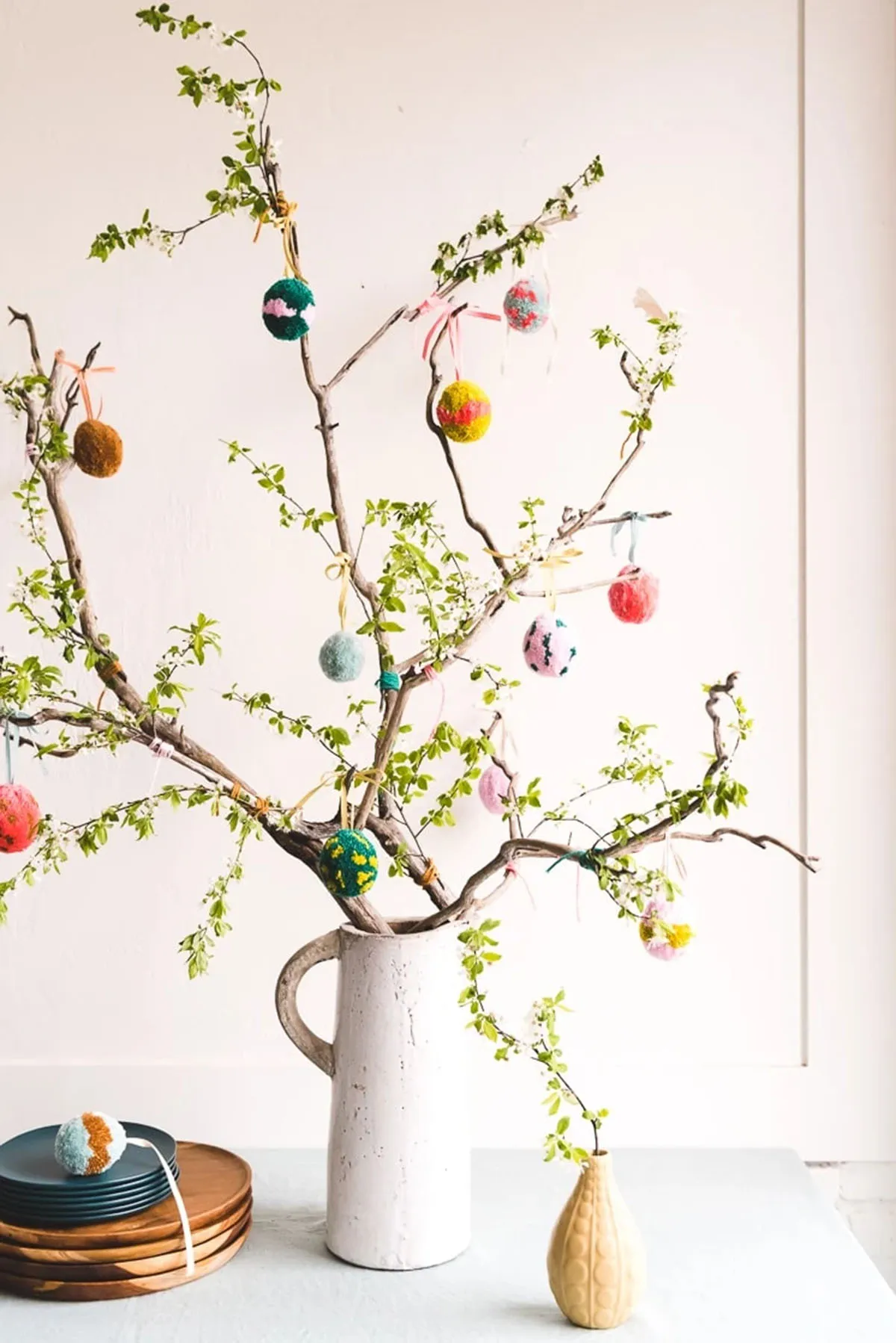 Pom pom Easter egg tree