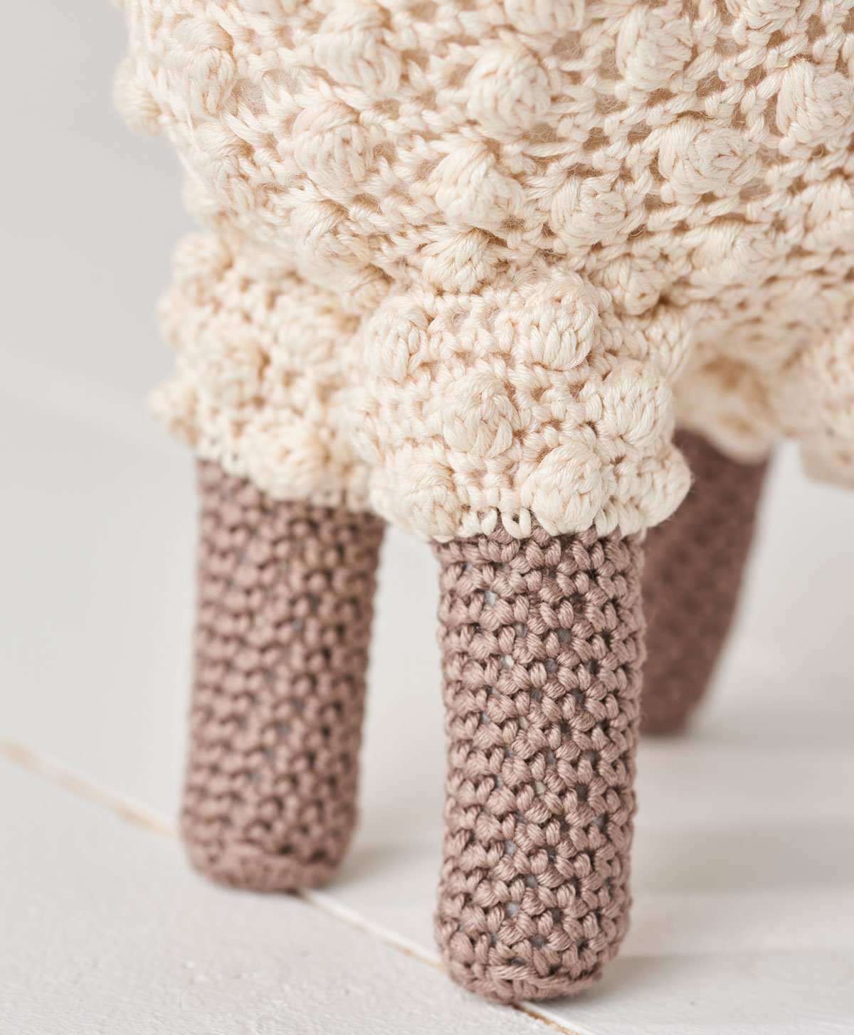 free-crochet-lamb-pattern-legs
