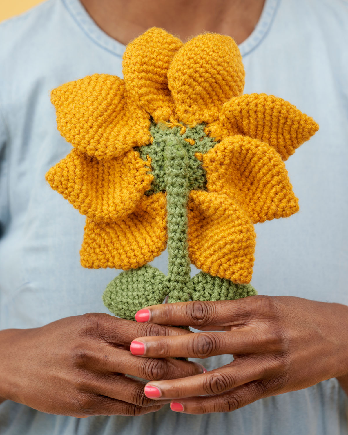 free-crochet-sunflower-pattern-back