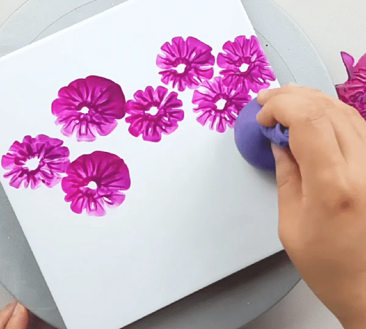 spring art projects - How-to-Paint-Flowers-With-a-Balloon-Instructions