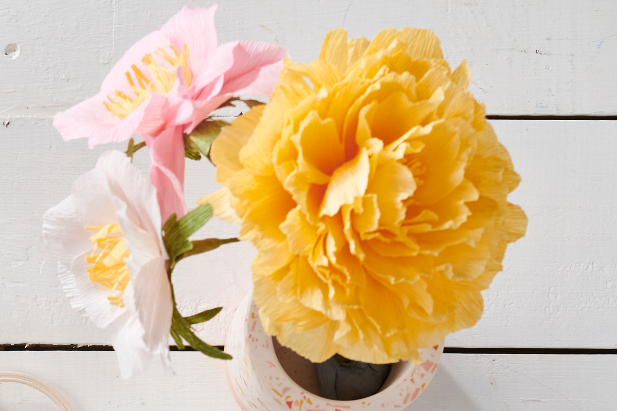 How-to-make-tissue-paper-flowers_alt2
